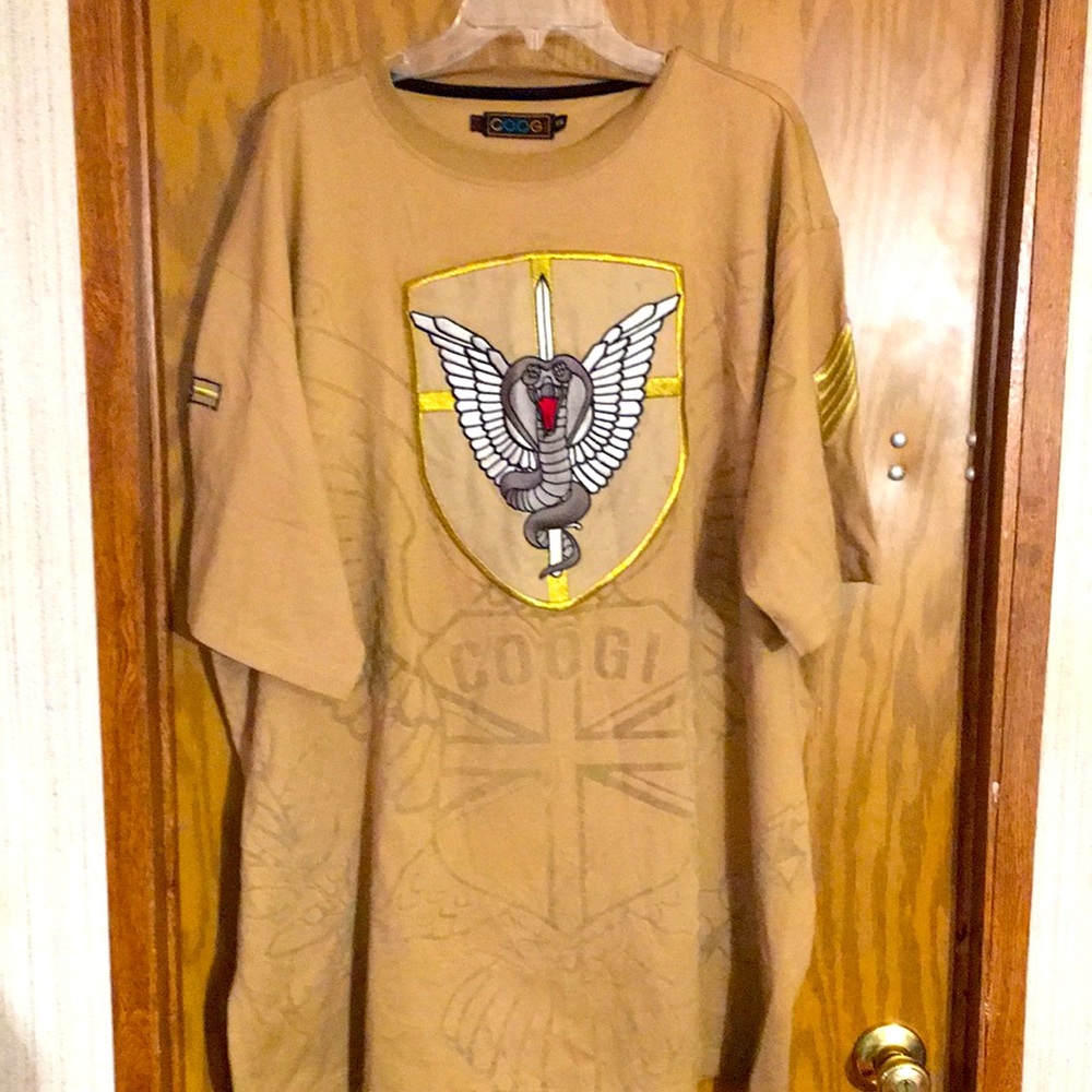 Coogi Men’s Graphic Tee size 3XL (AL)